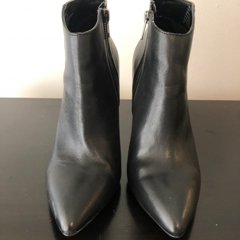 Steve Madden Grrand Black Leather Booties